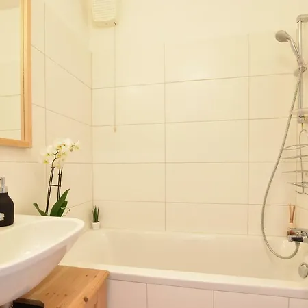 Peaceful Studio Near Center Apartamento *